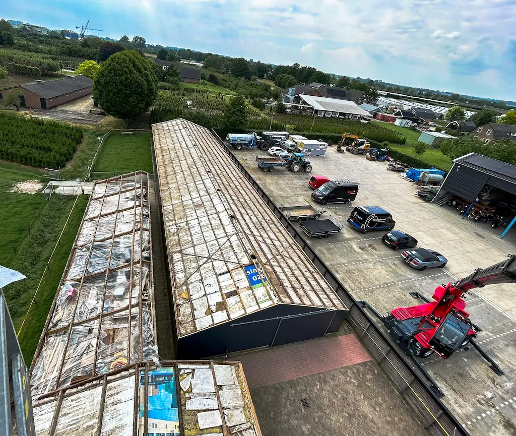 Remediated roofs in Dodewaard, rear roofs
